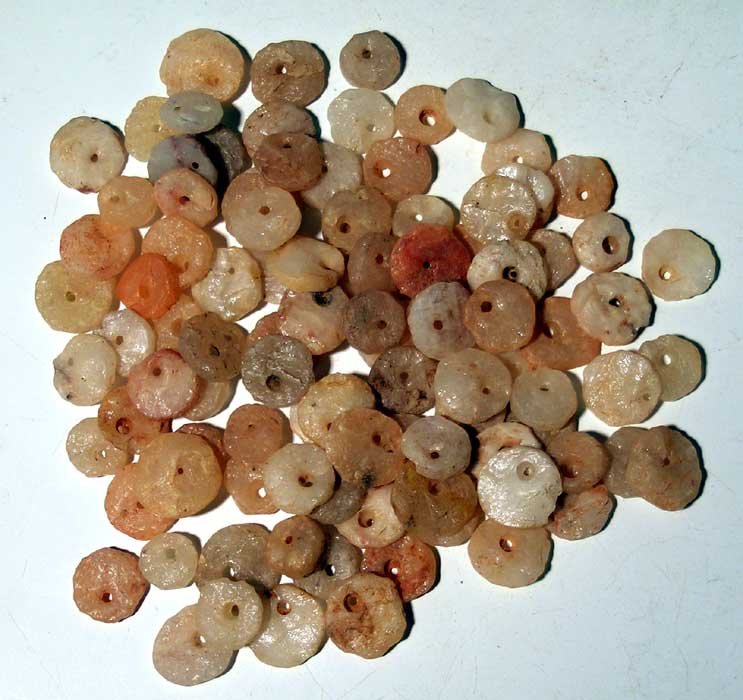 A group of 100 Neolithic quartz beads from the Sahara (1 of 1)