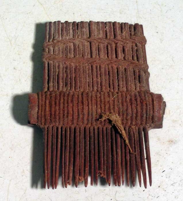 Pre-Columbian textile comb made from wood and thread (1 of 2)