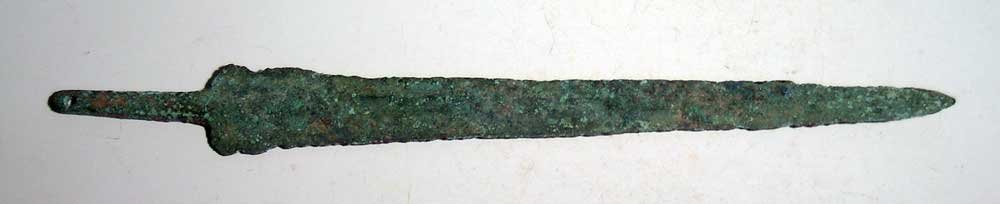 A fine Near Eastern bronze long dagger (1 of 2)