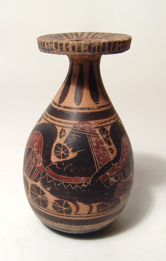 A beautiful Corinthian alabastron (1 of 6)