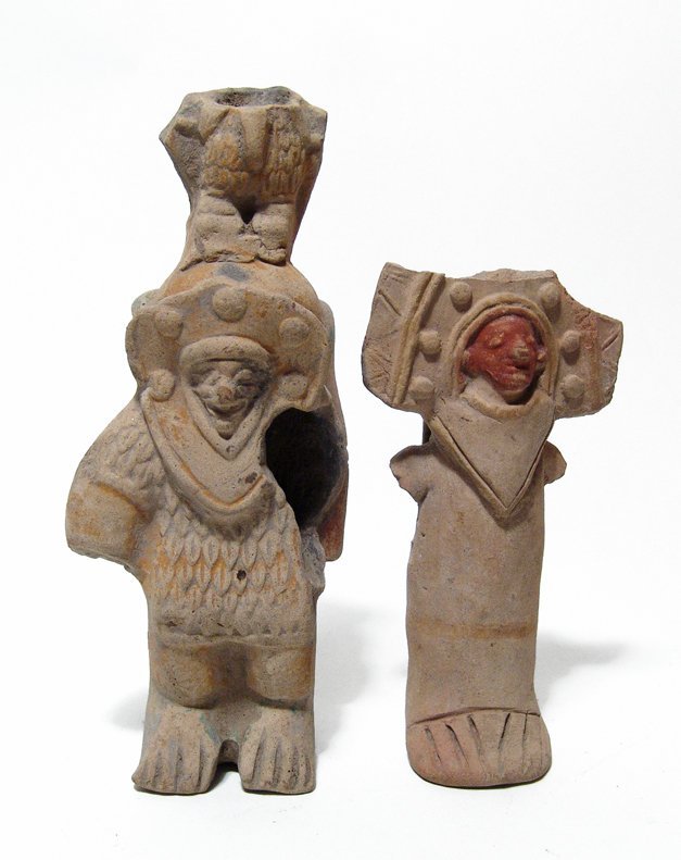 A lot of 2 Jamacoaque standing figures, Ecuador (1 of 3)
