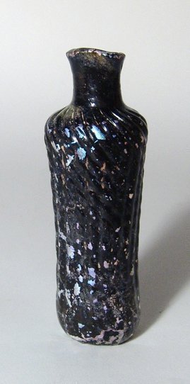 A very pretty Islamic ribbed glass flask (1 of 3)