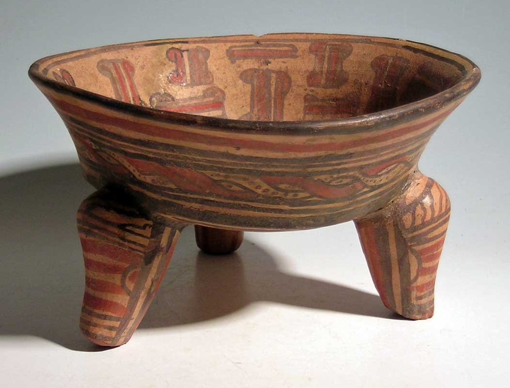 Nicoya polychrome tripod plate from Costa Rica (1 of 3)