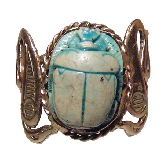 An Egyptian scarab mounted in a gold ring (1 of 4)
