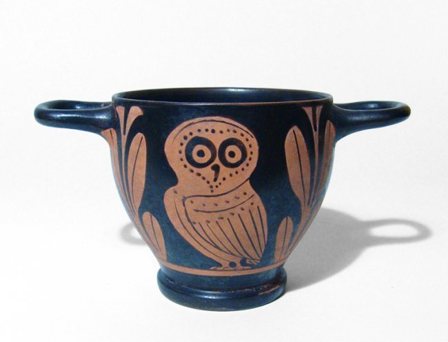 A Greek Red-Figure owl skyphos, Magnia Graecia (1 of 4)