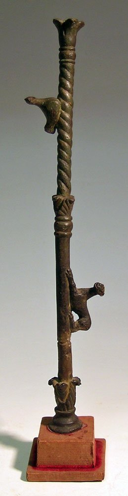 A beautiful Near Eastern bronze decorative element (1 of 4)