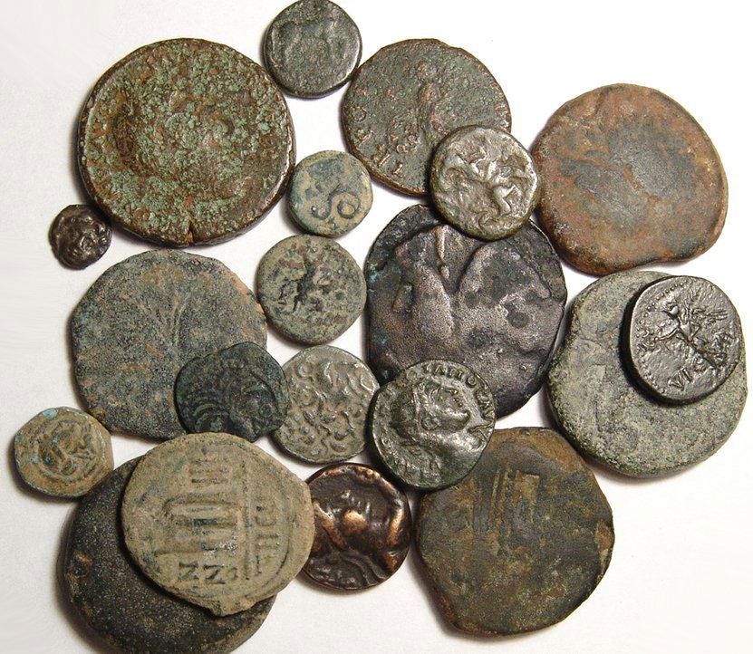 A mixed lot of 20 ancient coins (1 of 1)
