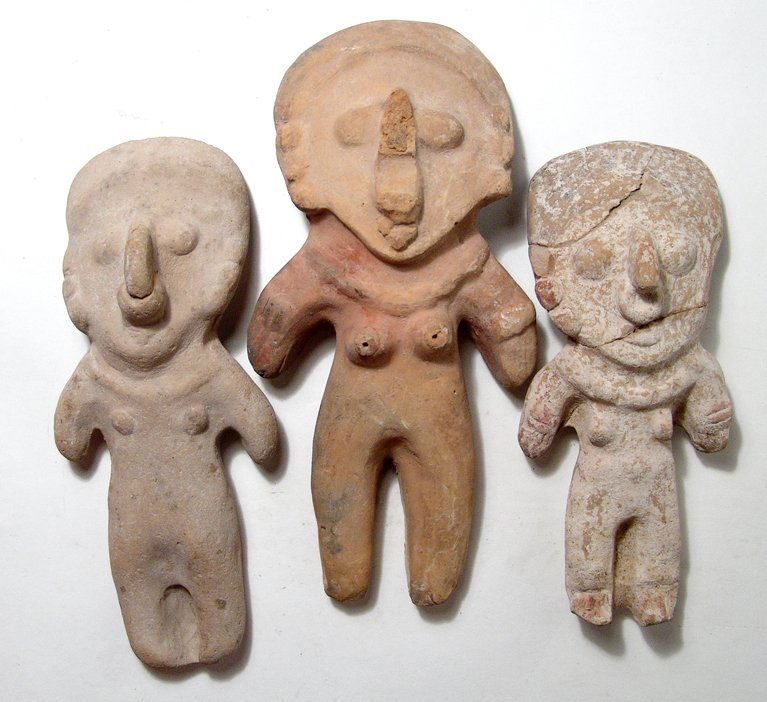 A lot of 3 Bahia solid female figures (1 of 2)
