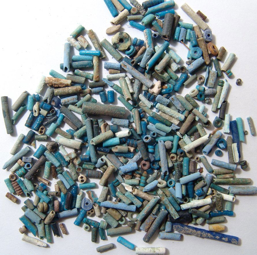 A mixed lot of Egyptian faience beads, Late Period (1 of 1)