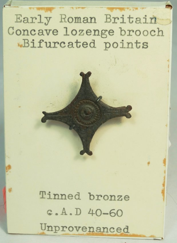 A Romano-British bronze concave lozenge brooch (1 of 2)