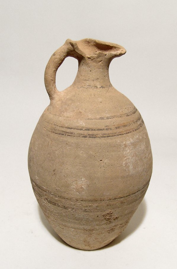 A large Iron Age spouted vessel (1 of 3)