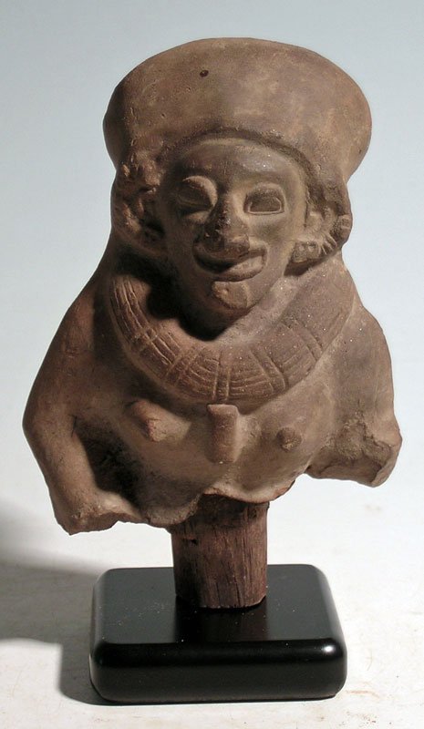 An excellent Jamacoaque bust from Ecuador (1 of 3)