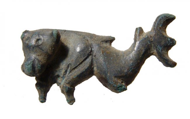 A Roman bronze brooch in form of a Taurokampoi (1 of 3)