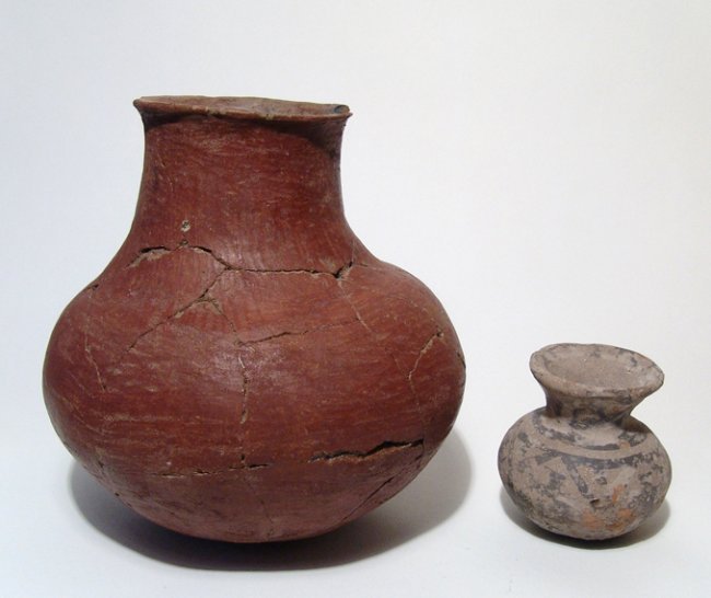 Pair of Native American ceramic vessels, Southwest USA (1 of 3)