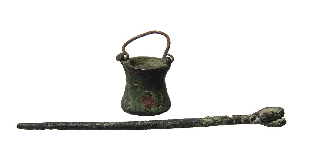 A cute Roman miniature bronze bucket (1 of 3)