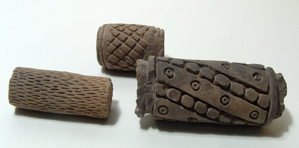 A lot of 3 La Tolita/Tumaco roller stamps (1 of 5)