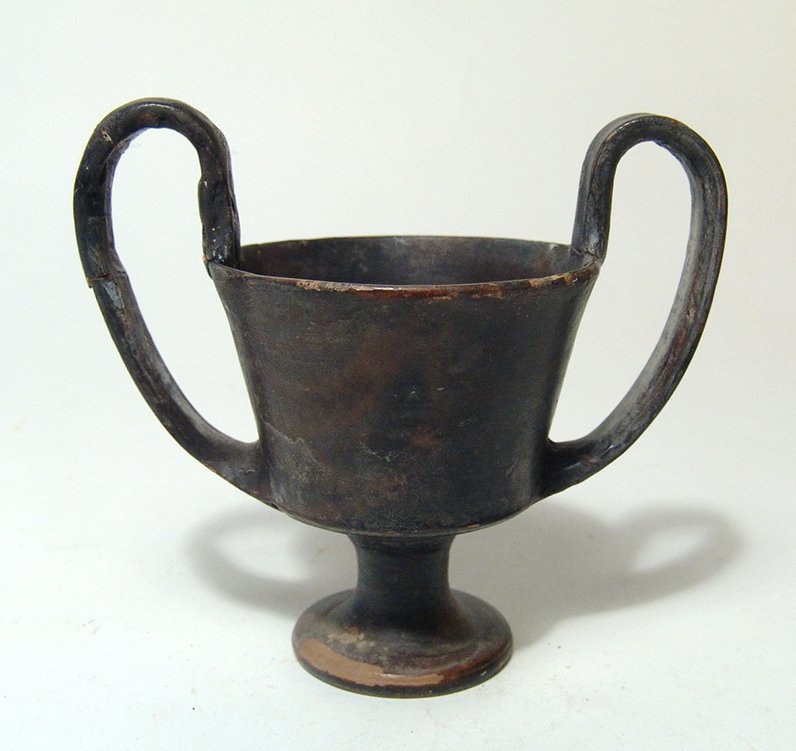 A nice Greek black-glazed kantharos (1 of 3)