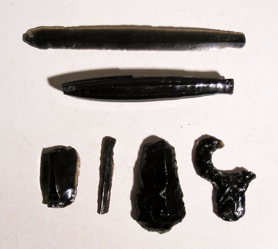 A nice set of obsidian artifacts from Teotihuacan (1 of 1)