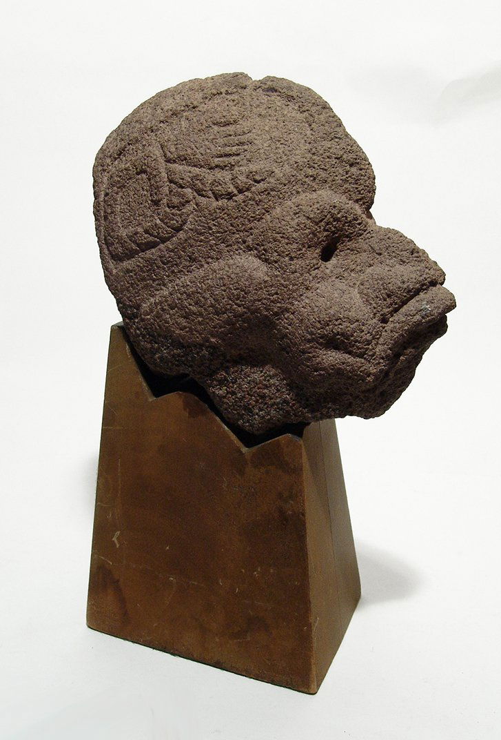 Attractive stone Hacha or marker stone from Vera Cruz (1 of 4)