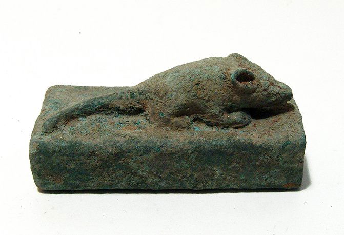 An Egyptian bronze sarcophagus for a shrew (1 of 4)