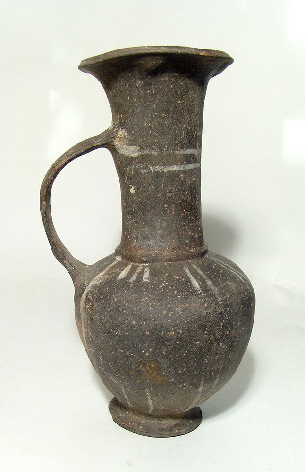 A large Cypriot terracotta bilbil jar (1 of 4)
