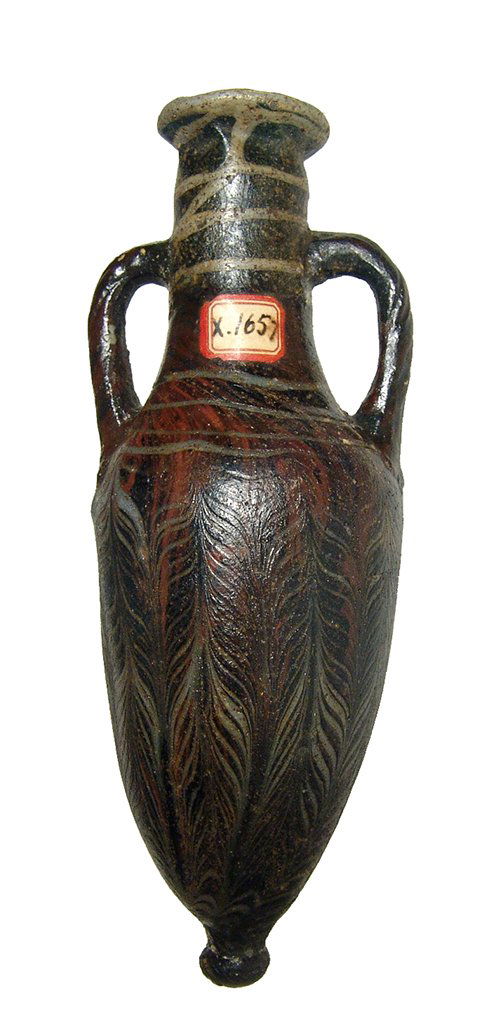 An attractive Hellenistic amphoriskos (1 of 4)