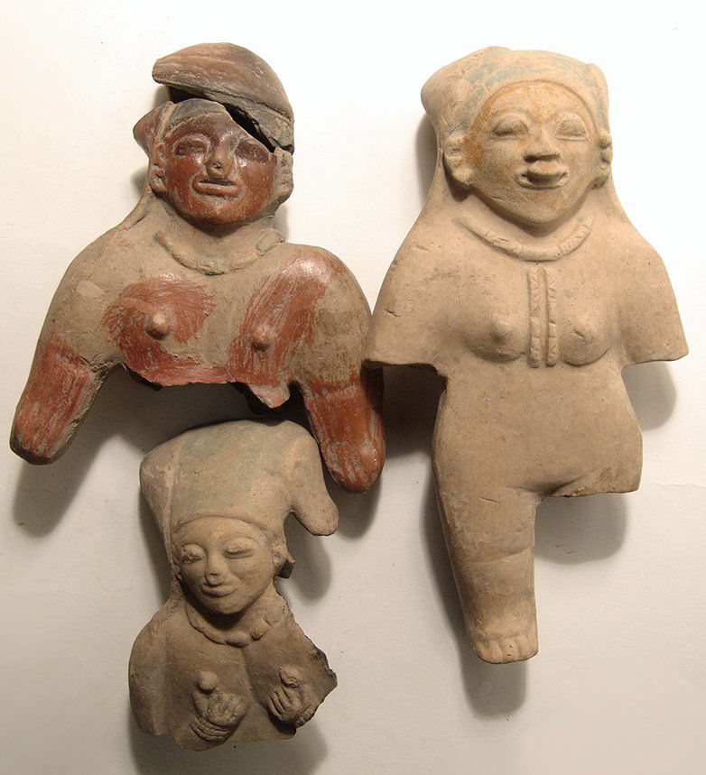 A group of 3 Jamacoaque figures and busts (1 of 4)