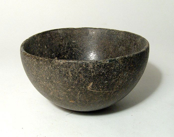 A Bactrian black stone bowl (1 of 4)