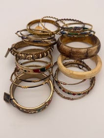 Lot of Vintage Costume Jewelry Bangles, 15+ Pieces