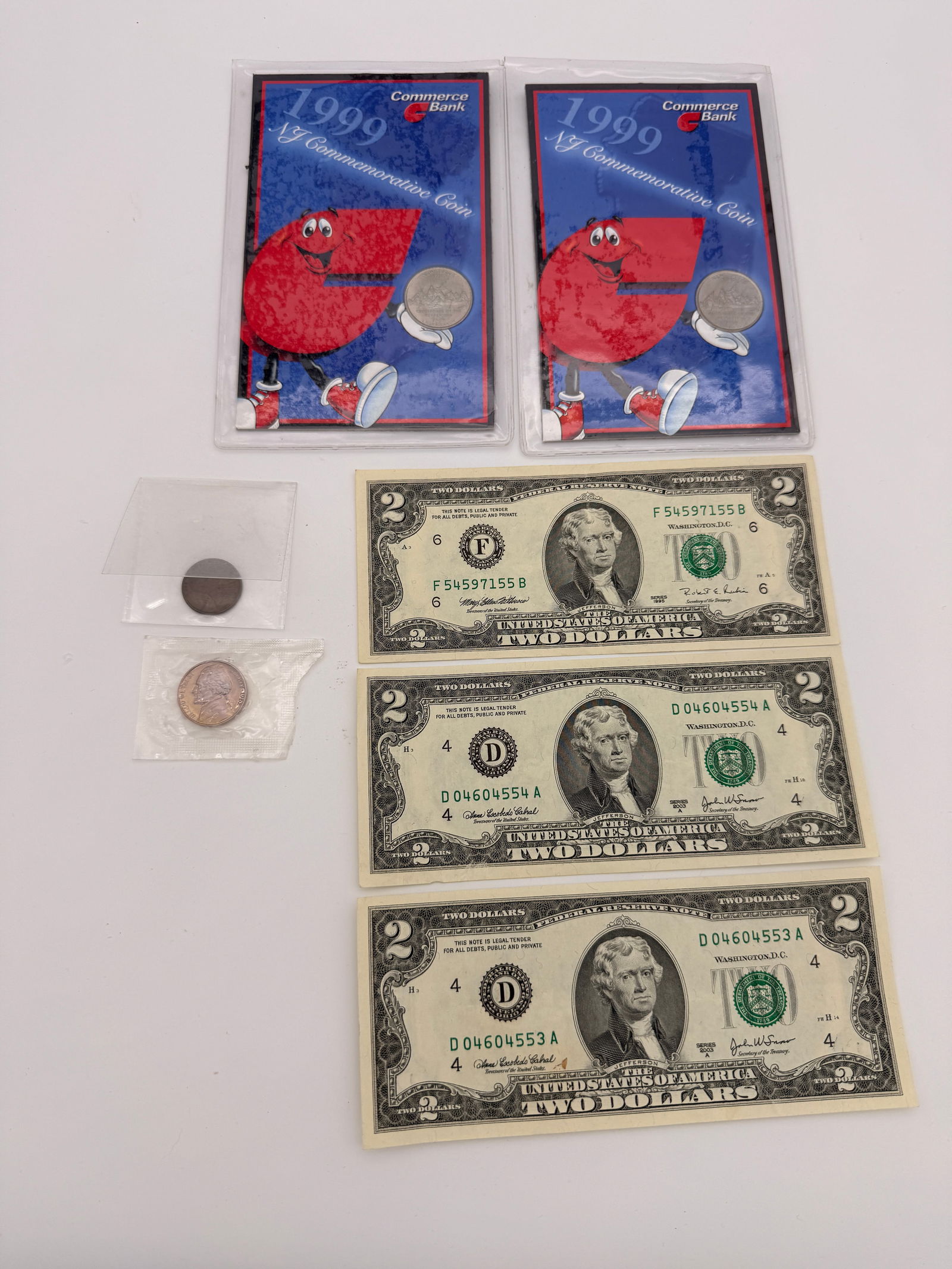 Lot of U.S. Notes & Coins – 1976 $2 Bills, 1999 NJ Quarters, Indian Head & BU Cent (1 of 5)