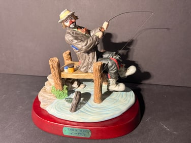 Catch of the Day Emmett Kelly Jr Clown Figurine Flambro w/ Stand - Incl. COA + Signed by Artist