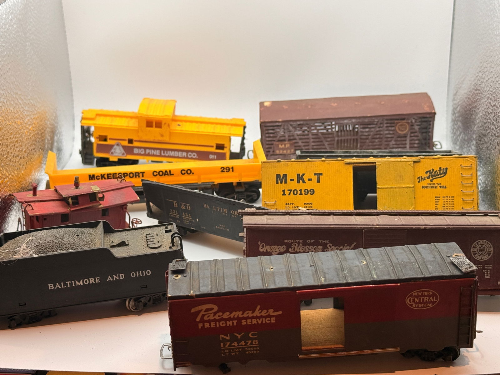 HO Scale Train Car Lot • Boxcars Caboose Gondolas • Parts / Repair 10+ pcs (1 of 5)