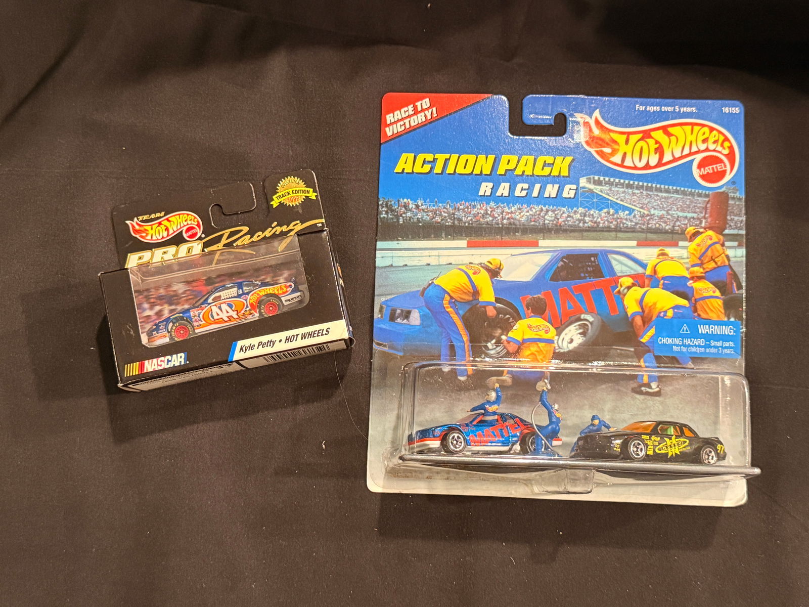 Hot Wheels NASCAR Racing Lot: Kyle Petty Pro Racing Car & Action Pack Pit Crew Set (1 of 6)