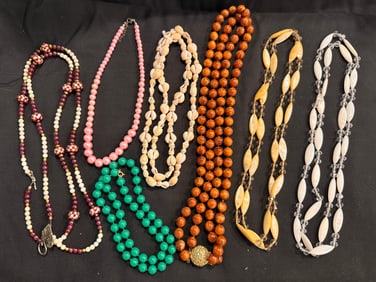 Vintage Beaded Necklace Lot (7)
