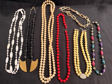Vintage Beaded Necklace Lot (7)
