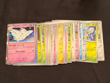 20 Random Holographic Pokemon Cards NM
