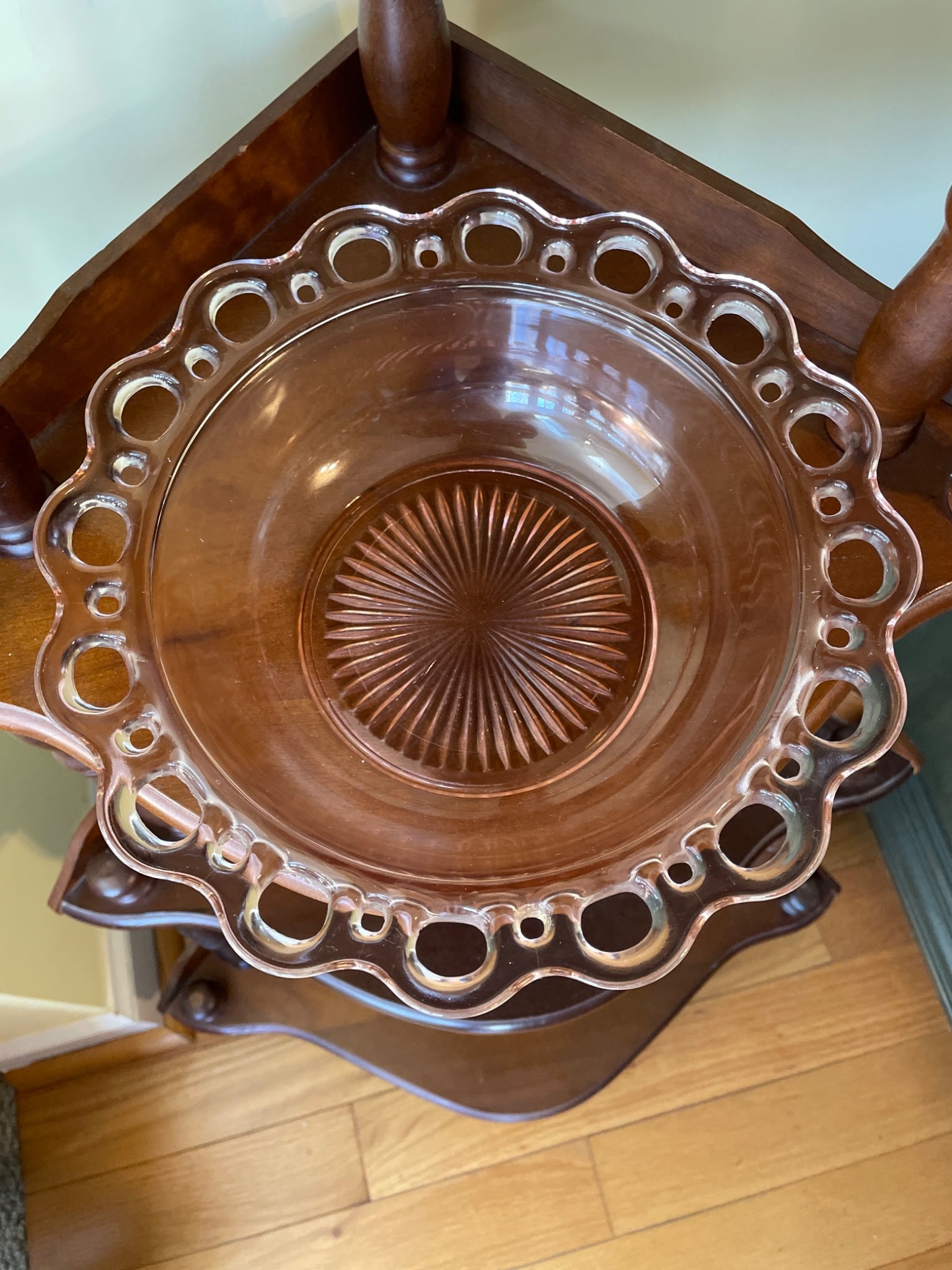Glass Bowl with Lattice Edges and Circular Pattern Base - 3