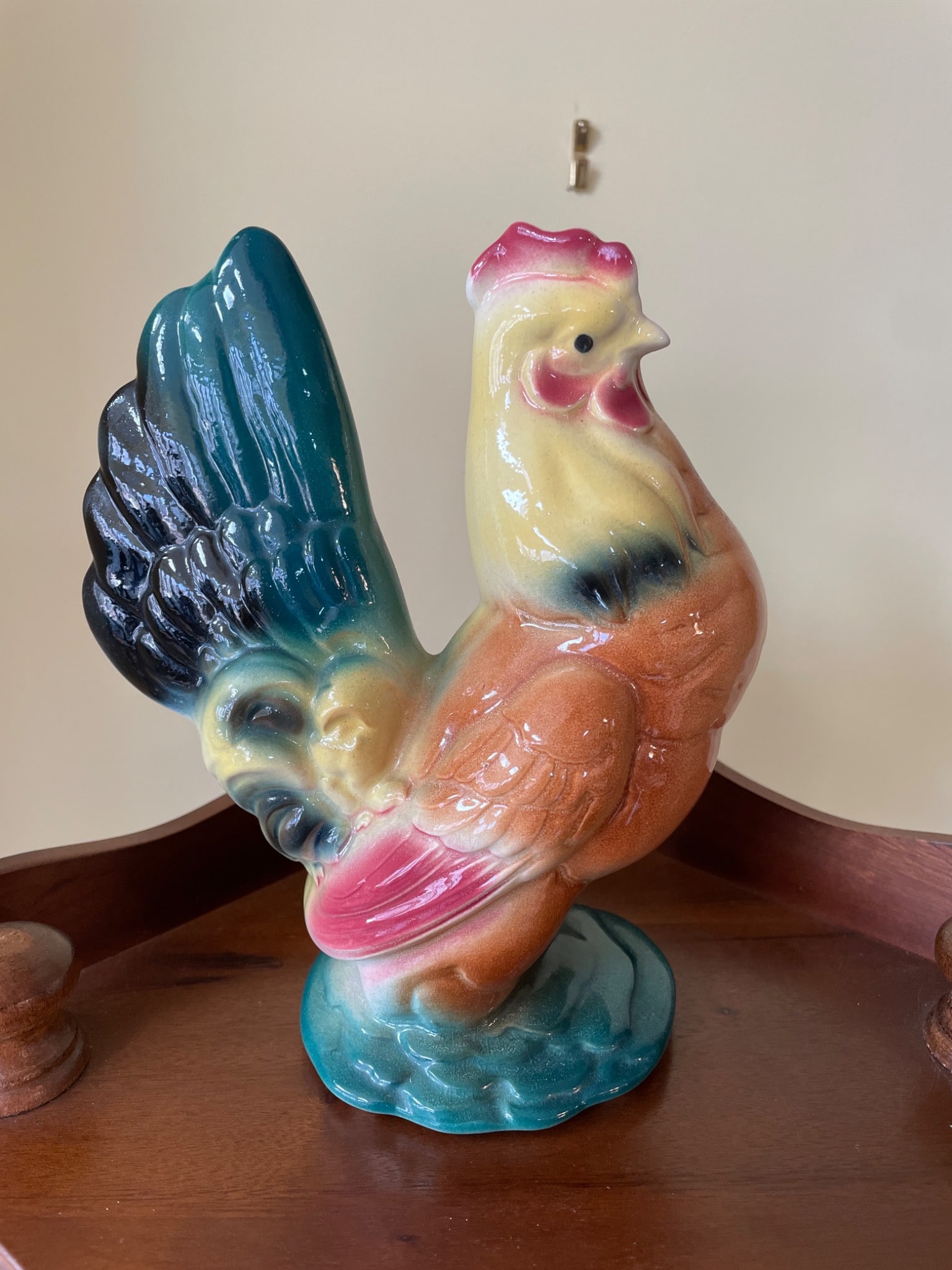Royal Copley Ceramic Rooster Hen Figurine, Approx. 8 Inches Tall: Royal Copley ceramic rooster figurine measuring approximately 8 inches in height. This piece features a multi-colored glazed finish with vibrant hues. The unmarked base includes two ribbed supports an
