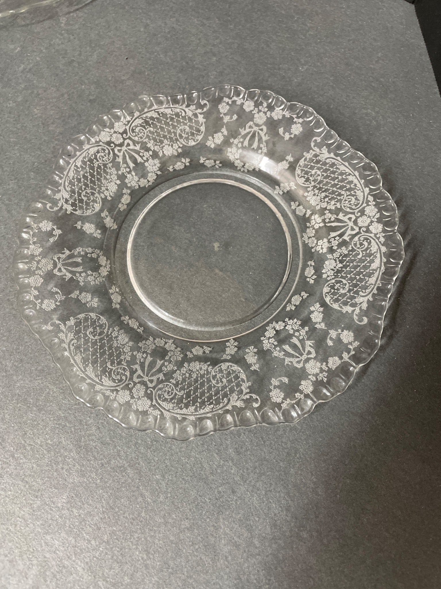 8 Clear Glass Plates With Embossed Patterns, 7-Inch Diameter - 2