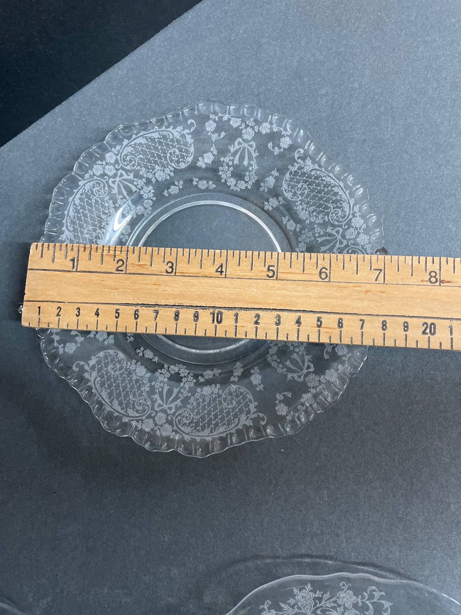 8 Clear Glass Plates With Embossed Patterns, 7-Inch Diameter - 3