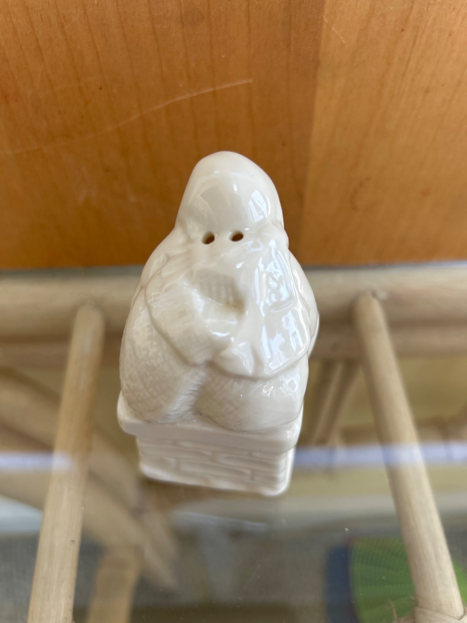 Belleek Santa in Chimney Salt Shaker, 2,087 - 4