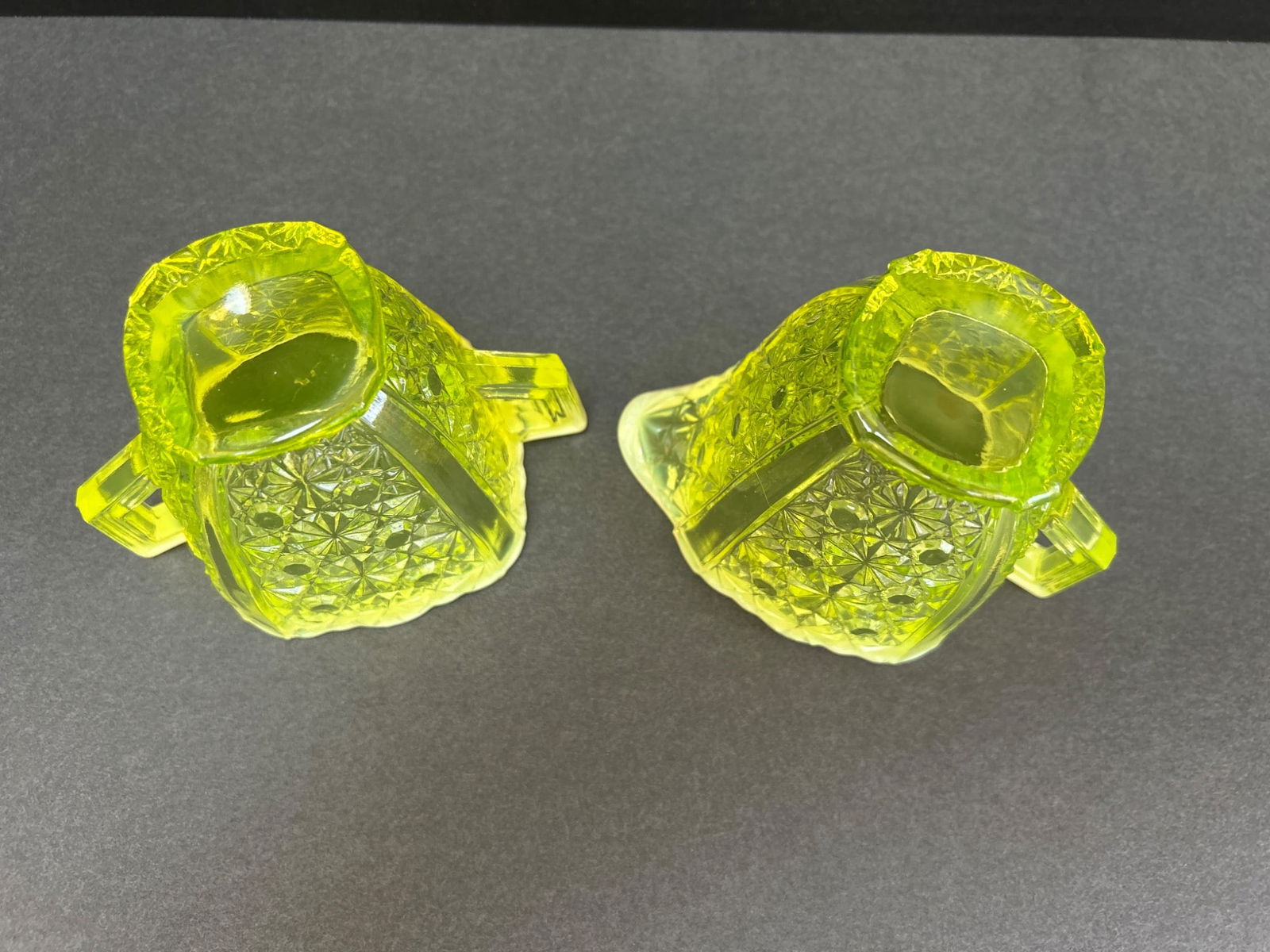 Uranium Glass Creamer and Sugar Set With Scalloped Edge - 5