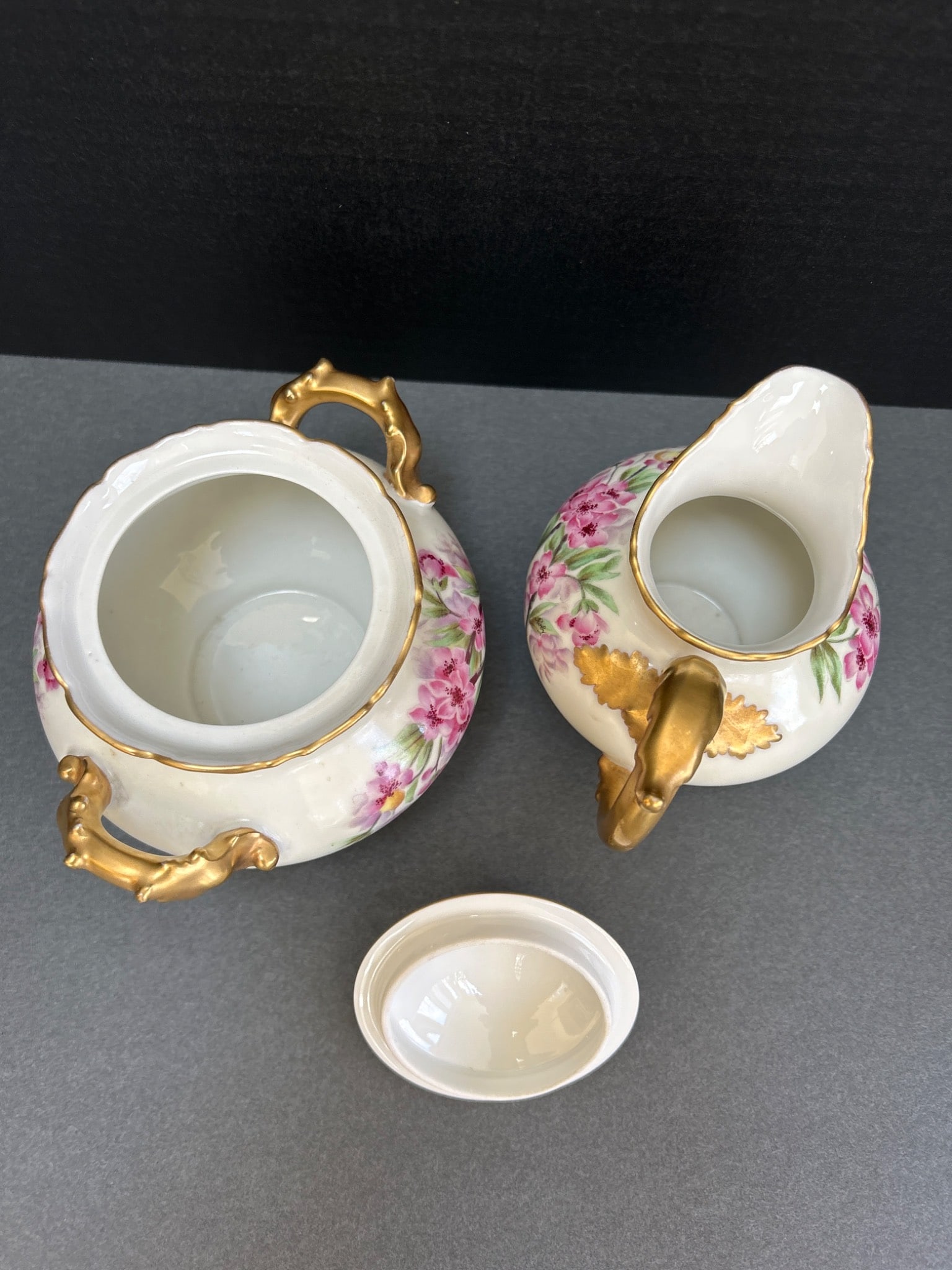 T&V Limoges France Hand-Painted Sugar Bowl and Creamer Set with Gold Detailing - 5