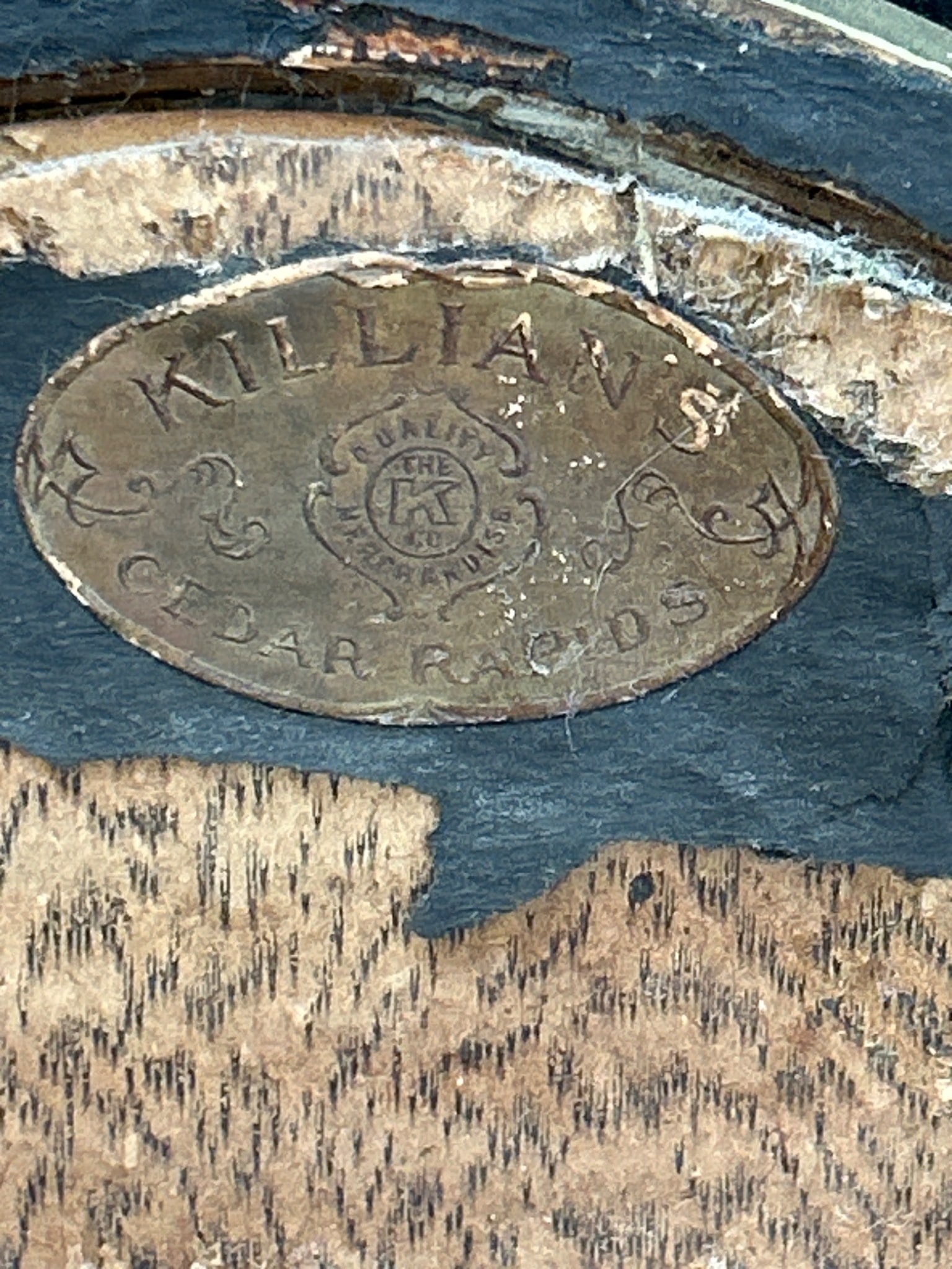 Oval Framed Portrait Print With Killian's Cedar Rapids Label - 4