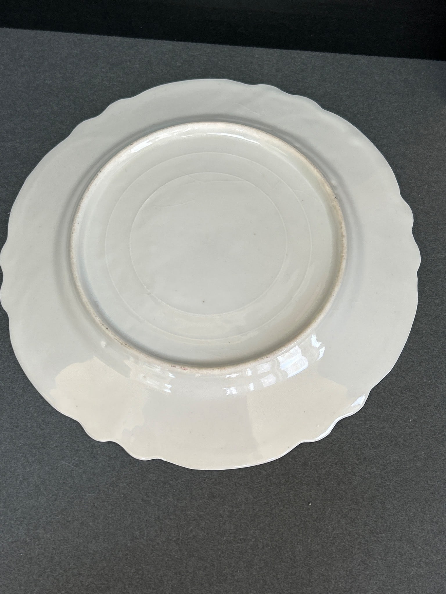 Decorative Ceramic Plate With Grape Pattern and Scalloped Edges - 2