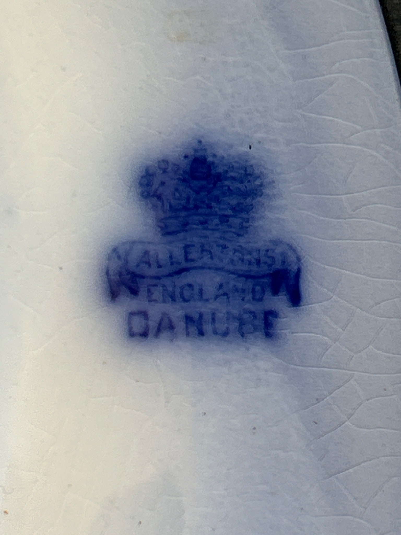 Wallerstein England 'Danube' Porcelain Plate With Blue Rim Design - 4