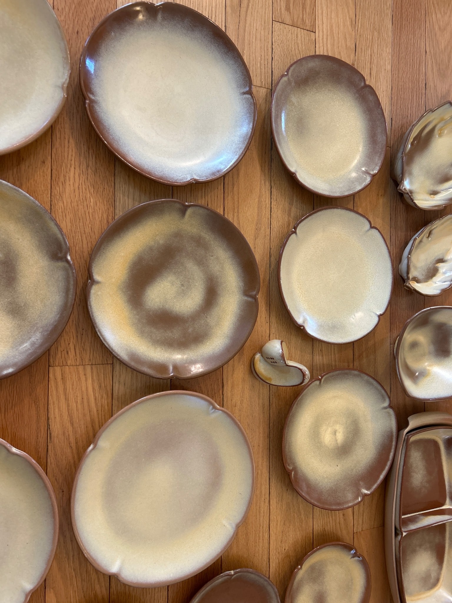 Ceramic and Stoneware Dinnerware Pieces in Tan and Brown Tones - 3