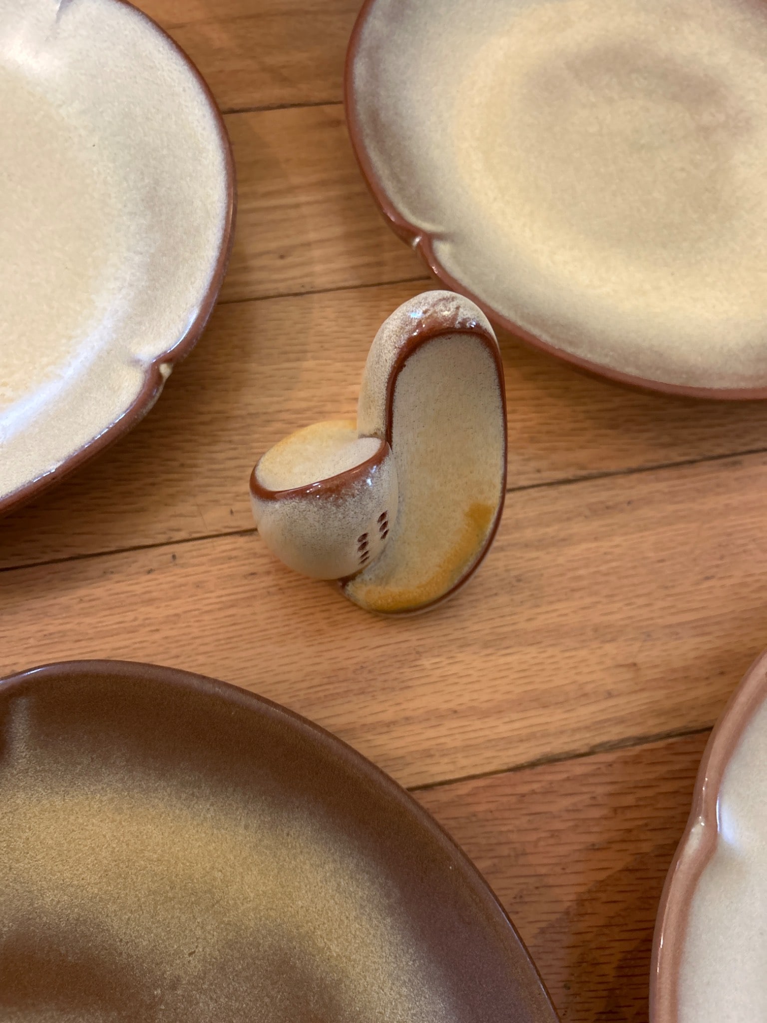 Ceramic and Stoneware Dinnerware Pieces in Tan and Brown Tones - 6