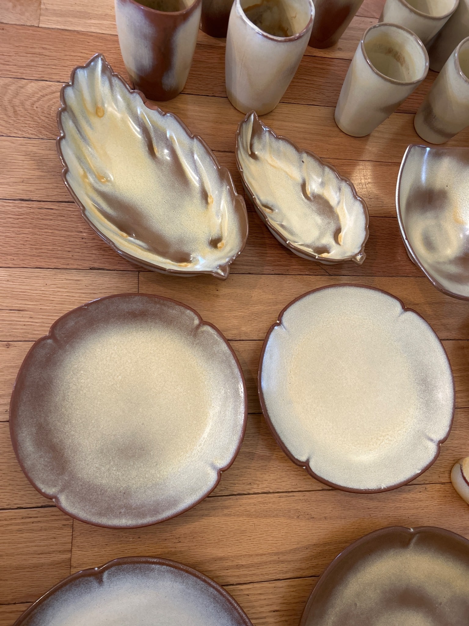 Ceramic and Stoneware Dinnerware Pieces in Tan and Brown Tones - 7