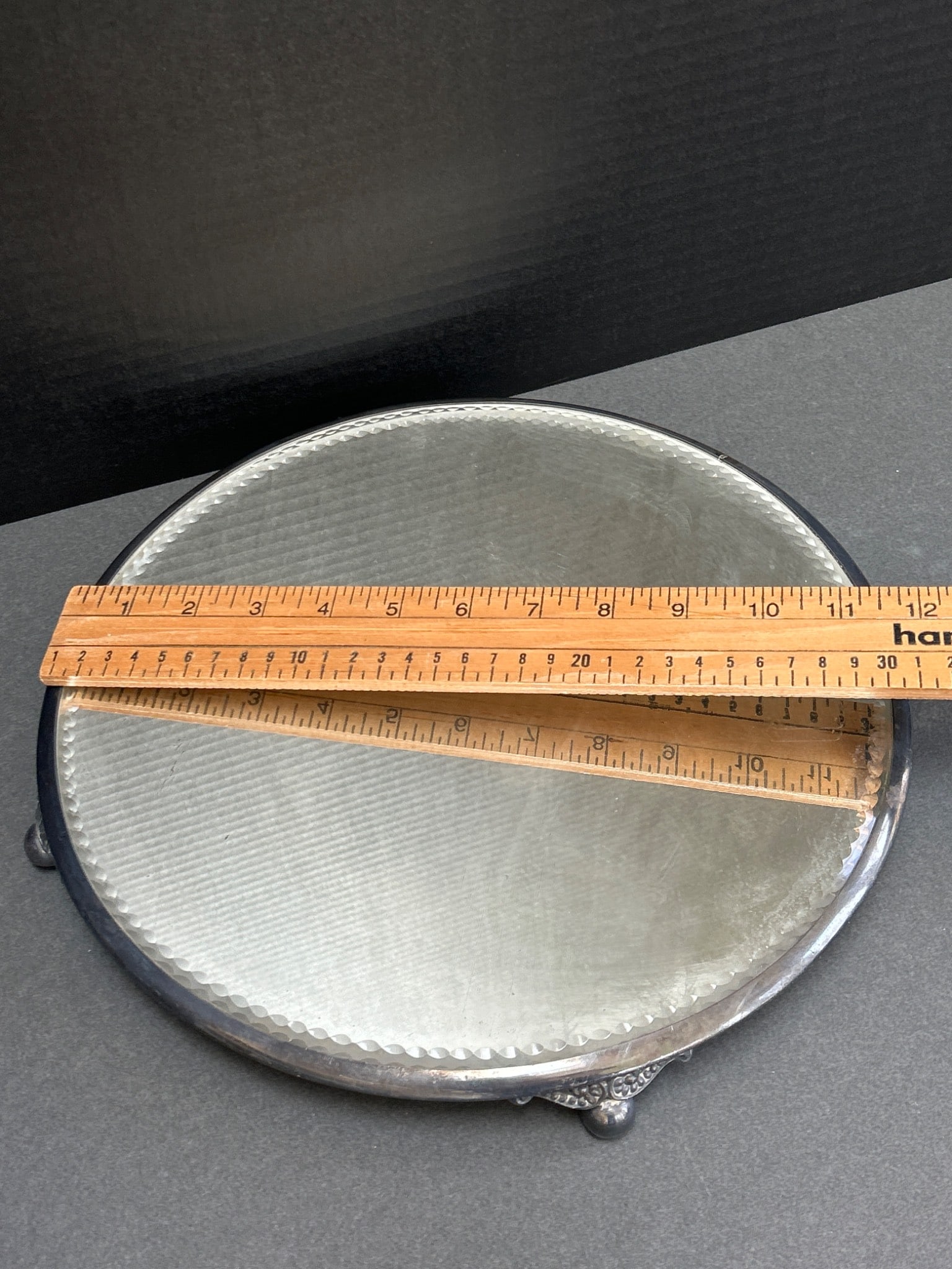 Round Mirror Tray With Metal Frame and Three-Legged Base - 2